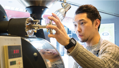 ROCOCO COFFEE代表の焙煎人：井田浩司